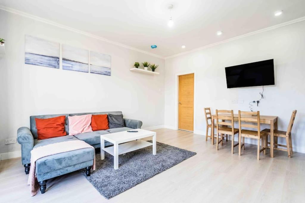 Апартаменты Beautiful Flat With Free Parking Бирмингем Экстерьер фото