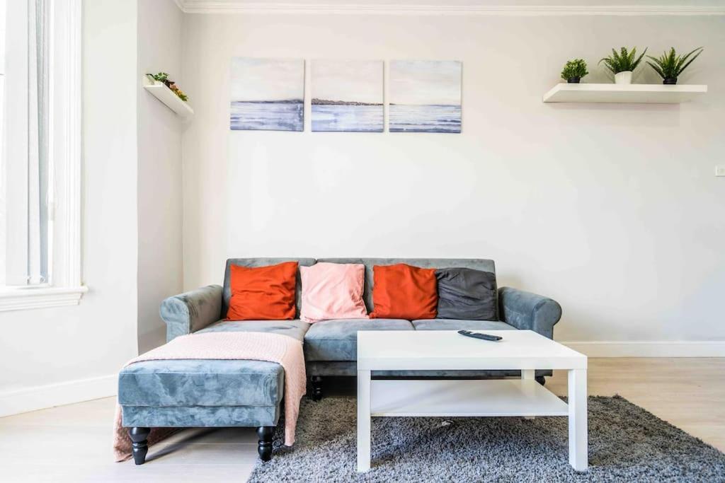 Апартаменты Beautiful Flat With Free Parking Бирмингем Экстерьер фото